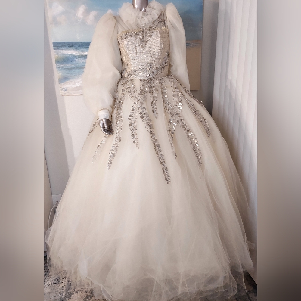 *$16,000 NEW OSCAR DE LA RENTA SILK TULLE GOLDEN FERN LEAF RUNWAY GOWN US S - Picture 11 of 16